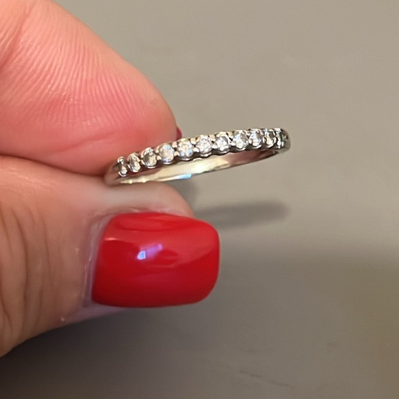 Diamond wedding band women’s size 7 purchased at Macy’s 14K white gold - Picture 5 of 6